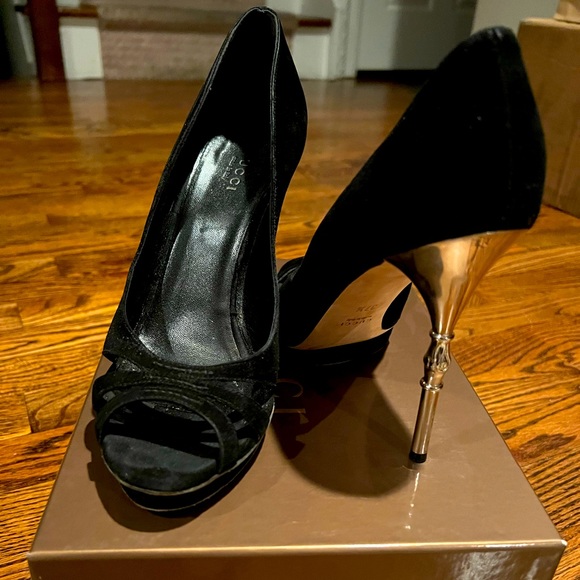 Gucci black suede heels size 7 1/2 - Picture 1 of 1